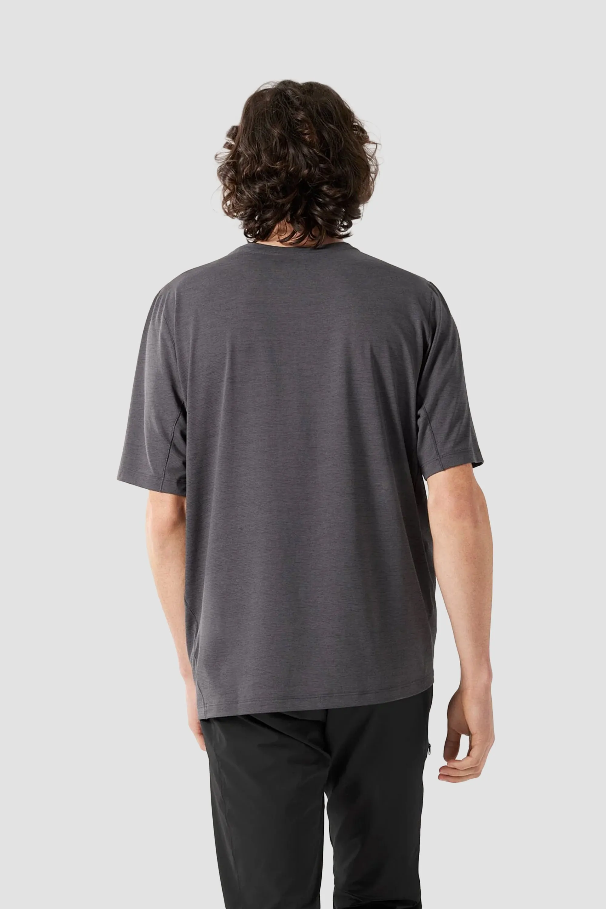 Arc'teryx Men's Cormac Logo SS Shirt in Black Heather