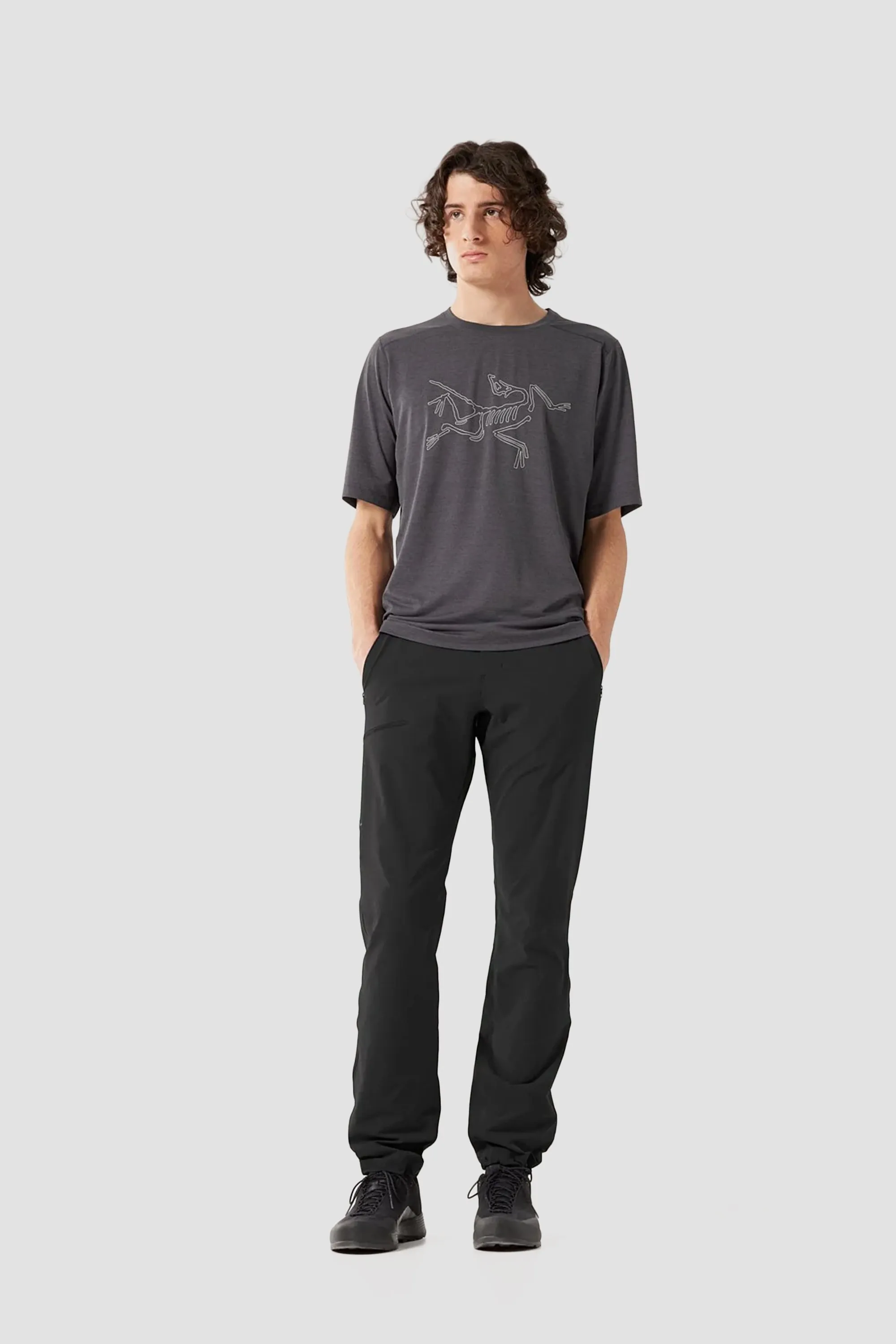 Arc'teryx Men's Cormac Logo SS Shirt in Black Heather