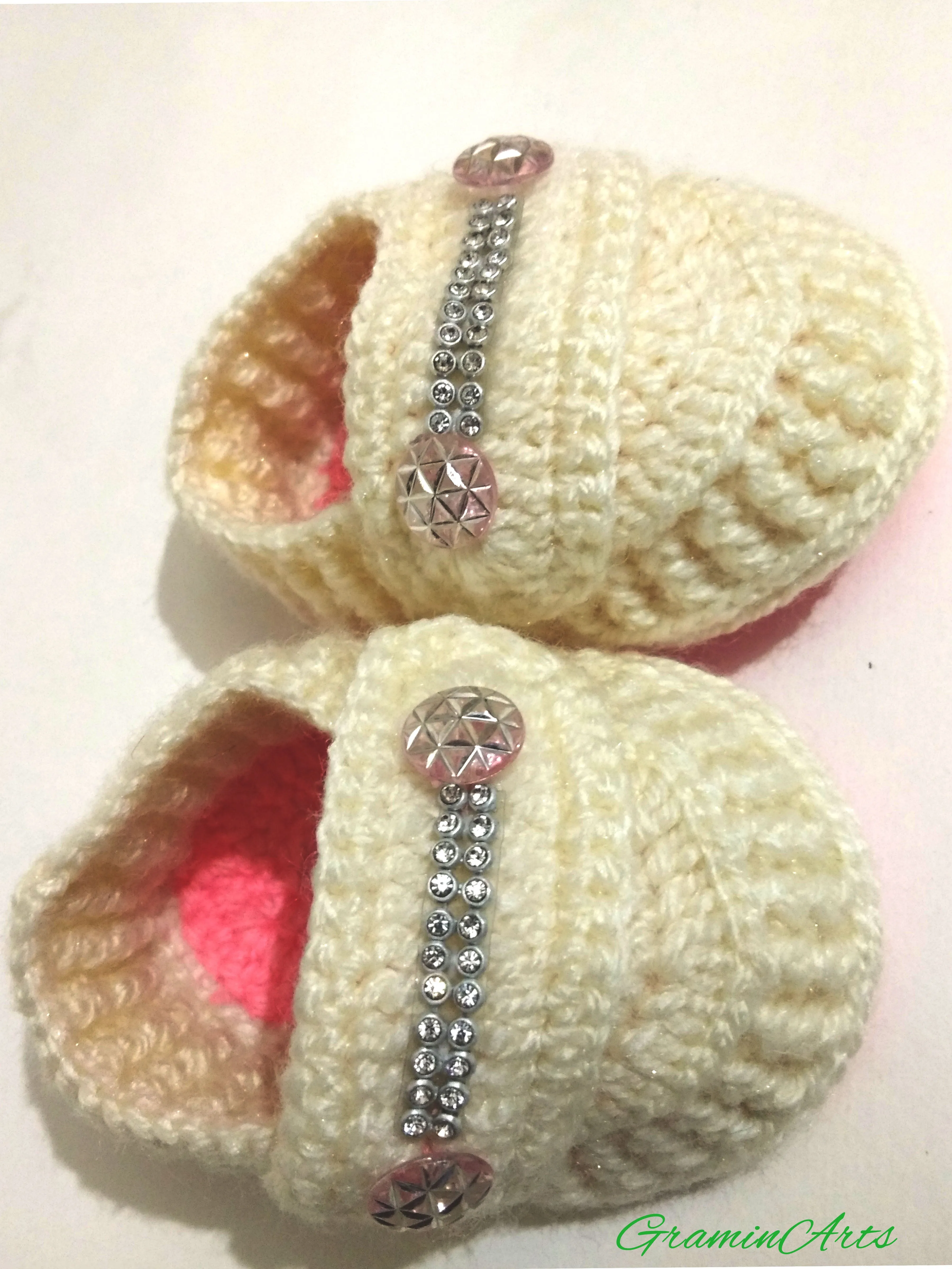 Beautiful knitted woolen baby booties for baby girls  0-1Y