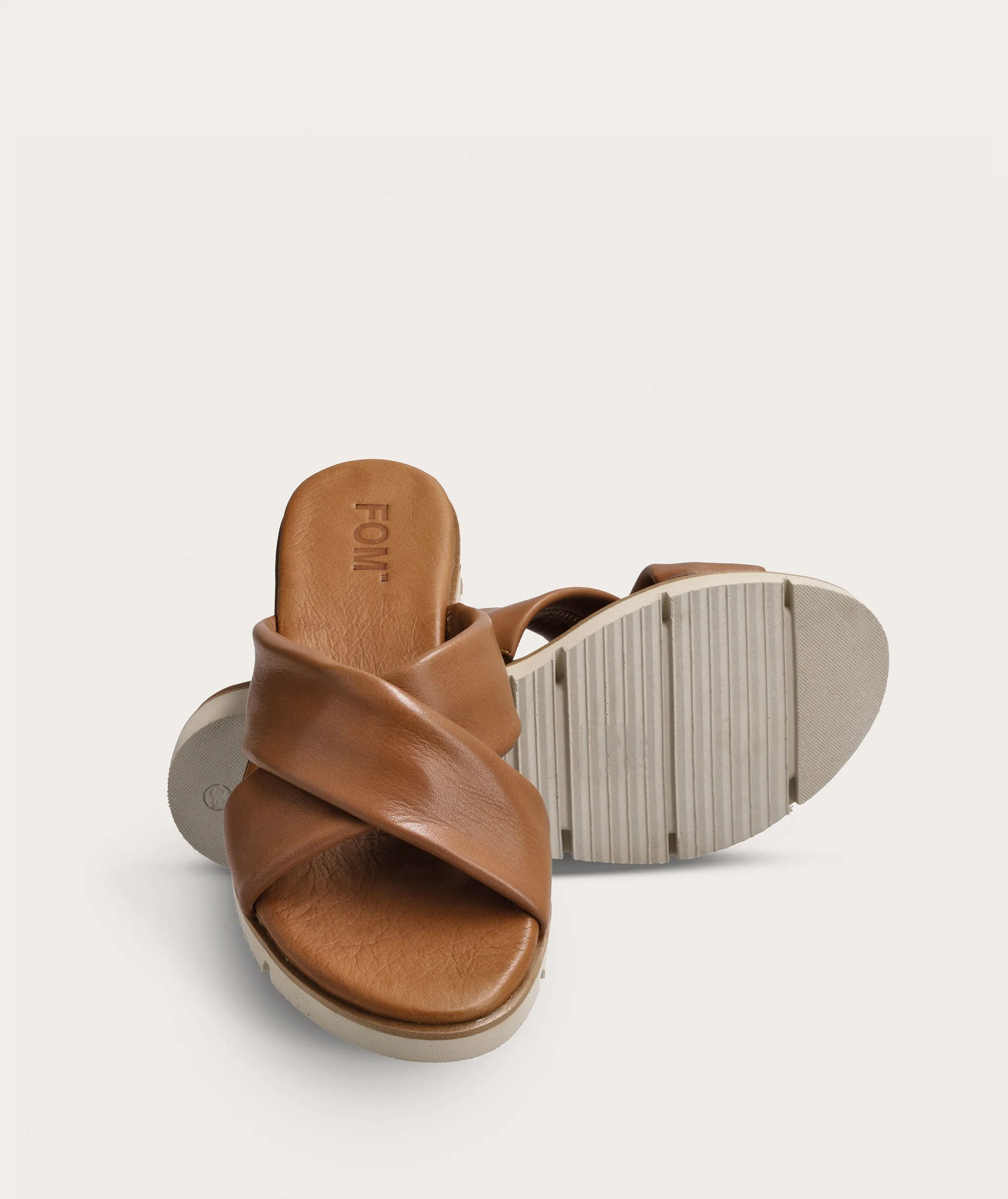 Ladies Crossover Sandal - Tan