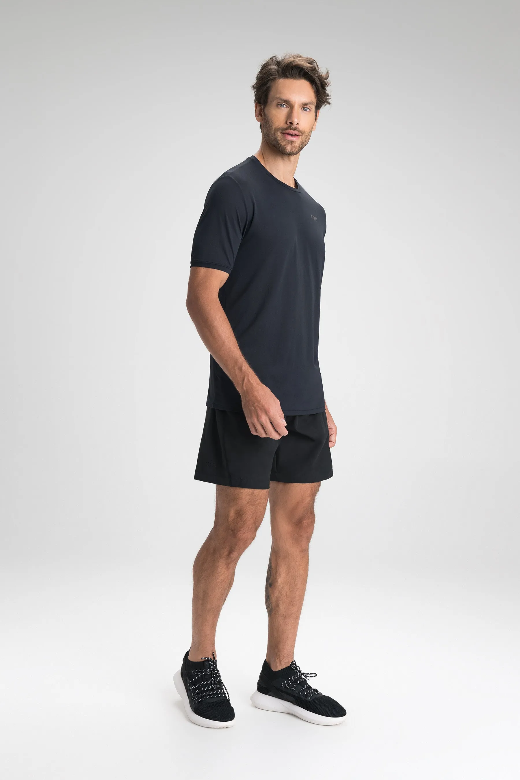 Men Move Air Shorts