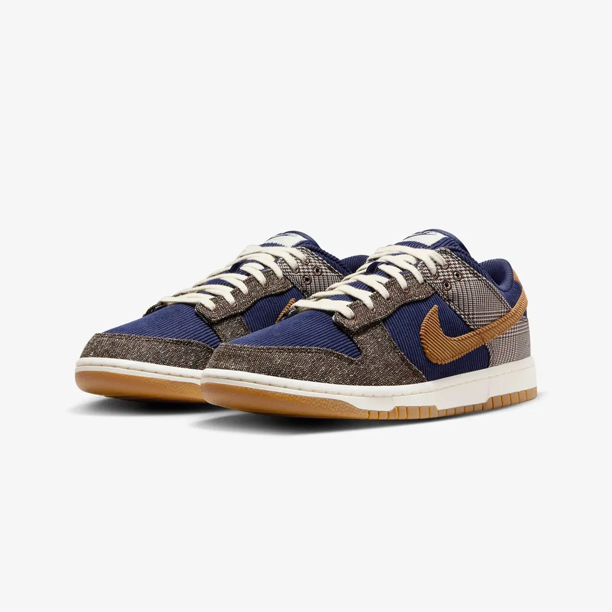 Nike | DUNK LOW PREMIUM  { MIDNIGHT NAVY/ALE BROWN-PALE IVORY