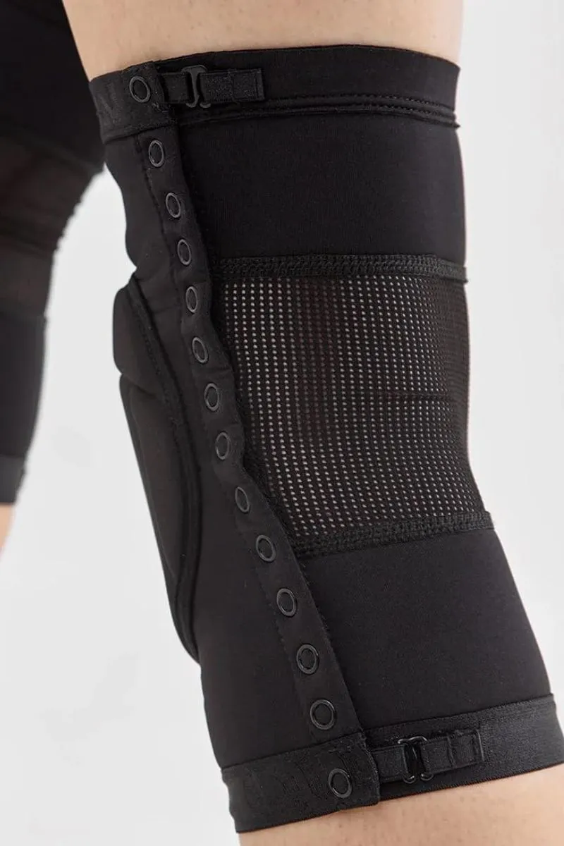 Queen High Matter Knee Pads - Sleek Black