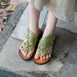 Retro Leather Flip-flops Slippers Carving Butterfly Design in Green/Beige