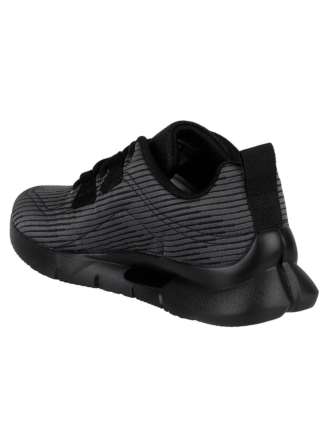 Training 400 Men Black Training Shoes